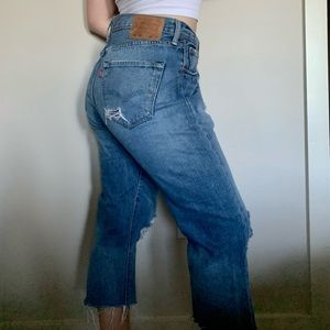 Levi’s 501 tapered boyfriend style jeans.